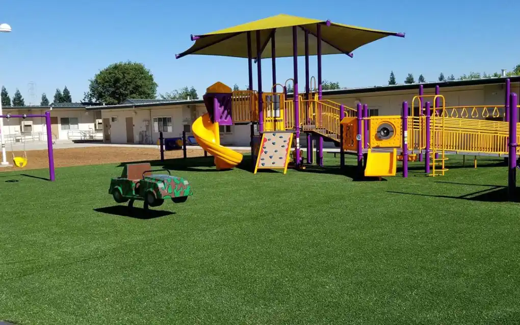 césped artificial para parques infantiles